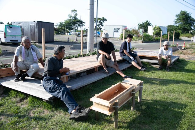 写真 川俣正／仙台インプログレス 《井土浜テラス》《井土の井戸》の制作